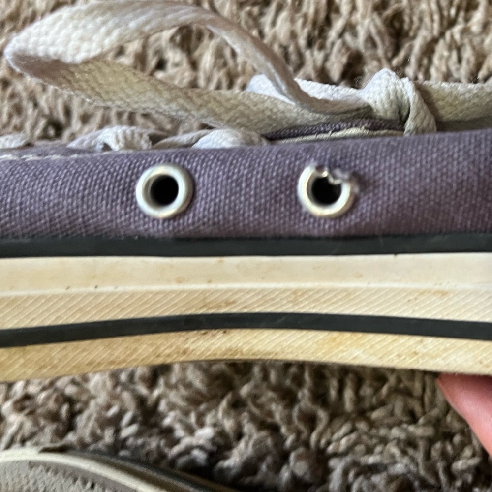 Purple converse - Picture 4 of 7